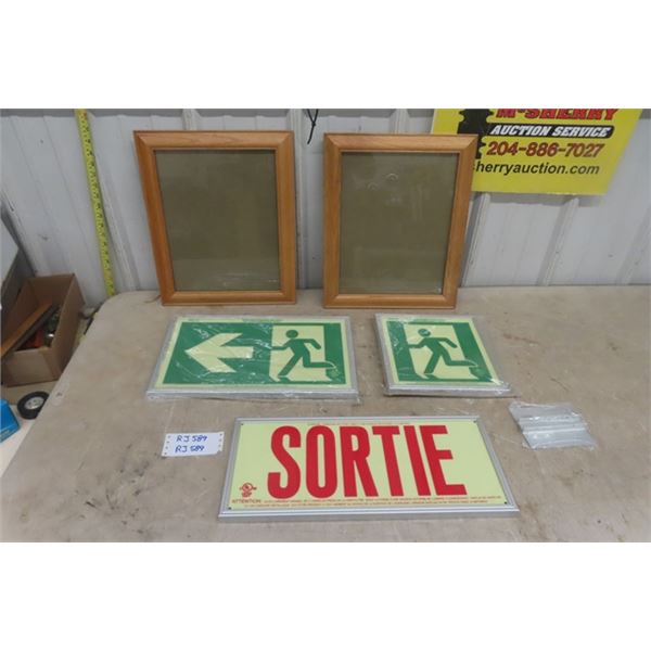 2 Picture Frames , Pots 13 1/2'' x 10 1/2 '' , 2 Washroom Signs , French Exit Sign 