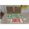 Image 1 : 2 Picture Frames , Pots 13 1/2'' x 10 1/2 '' , 2 Washroom Signs , French Exit Sign 