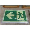 Image 3 : 2 Picture Frames , Pots 13 1/2'' x 10 1/2 '' , 2 Washroom Signs , French Exit Sign 