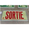 Image 5 : 2 Picture Frames , Pots 13 1/2'' x 10 1/2 '' , 2 Washroom Signs , French Exit Sign 