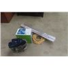 Image 1 : Thomas & Betts IPT 80s Light Fixture 2 Bulbs 48'' , Box Leviton 5E Wire Extension Cord, Inflatable M
