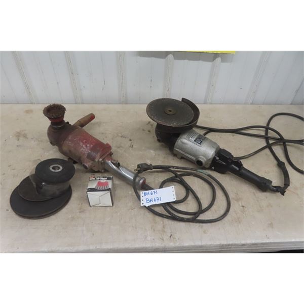 Black and Decker HD Grinder and Sander, Older Corded Tools, Includes a Few Discs  - Both Tested and 