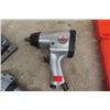 Image 3 : 5 Air Tools - Nailer, Impact Wrench 1/2'' , Sander, Metal Shears, Ratchet