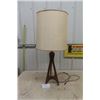 Image 1 : Vintage Mid Century Modern Table Lamp with Shade