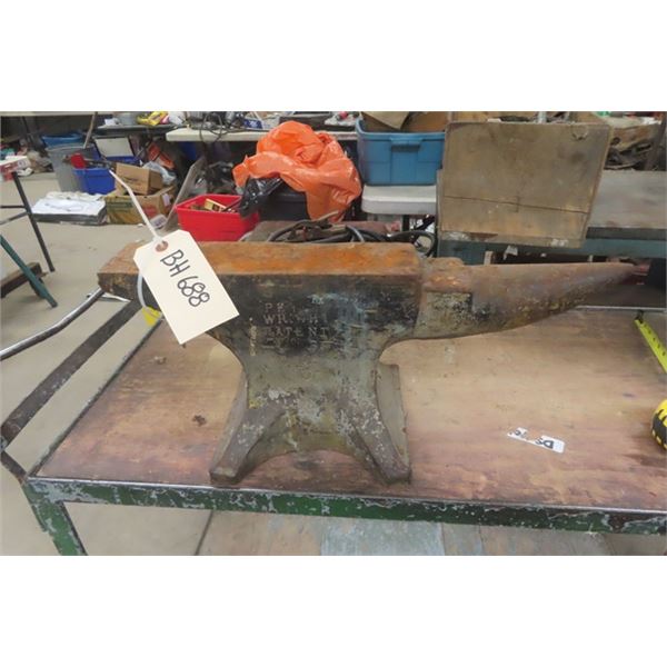 Peter Wright Heavy Anvil with Horn - 125 Pounds 23 1/2 '' Long 10'' Tall