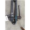 Image 3 : Very Heavy Duty Blacksmith Leg Vice - 27'' Long 
