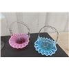 Image 3 : 5 Pieces Fenton Glassware - 3 Baskets, 1 Dish, 1 Fan Style Vase 8'' Tall