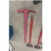 Image 5 : 2 Sledge Hammers, 3 Axes, 2 Axe Handles, 1 Pick