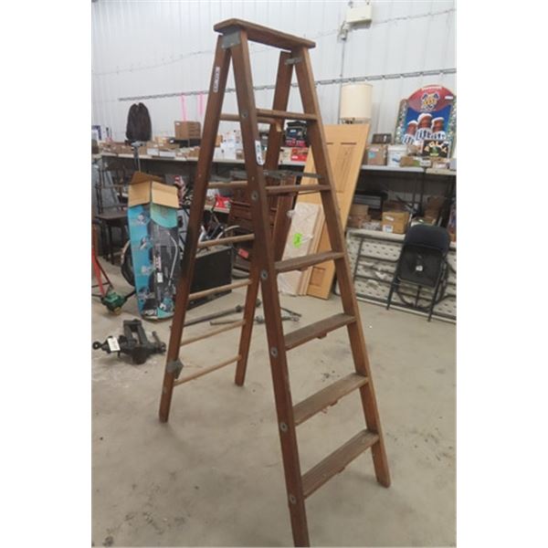 6' Heavy Duty Wooden Step Ladder