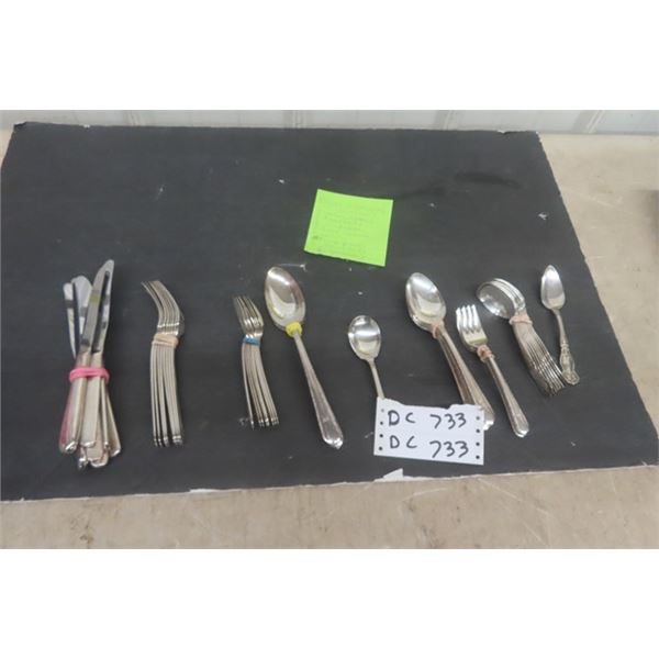 48 Rodgers Silverware ( sectional) - Last Picture has Details