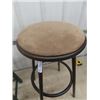 Image 3 : 2 Stools