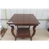 Image 2 : Nice Walnut Parlour Table 24" x 2" x 29.5"