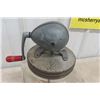 Image 2 : 6 Qt Blow Square Glass Butterchurn