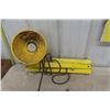 Image 2 : 2 Portable Construction Lights + Workmate Bench