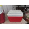 Image 2 : 3 Portable Coolers ; 1 Small 15 L Thermos + 2 Larger; Coleman + Rubbermaid