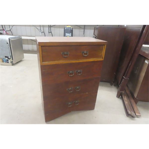 4 Drawer Dresser 18  x 32  x 44  