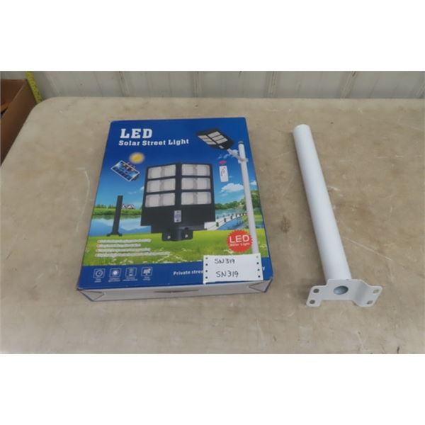 LED Solar Street Light New in Box