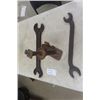 Image 1 : 2 Vintage Cast Iron Wrenches: Case + CNR , Old Cast Jack