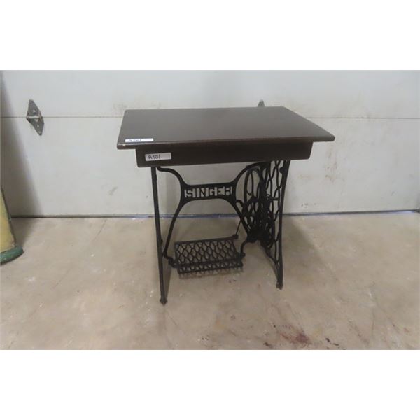 Singer Sewing Machine Base with Wooden Top- Great End Table or Desk 19 ...