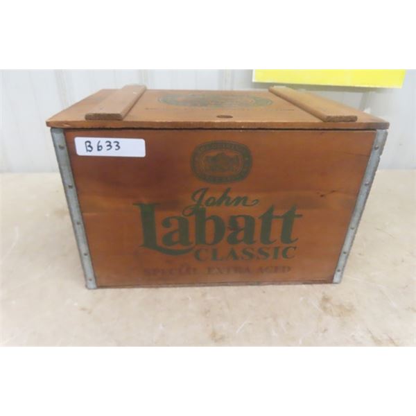John Labatt Classic Special Extra Aged Wooden Beer Case with Hinged Lid ...