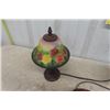 Image 2 : 2 Modern Glass Floral Shade Table Lamps plus Glass Shell Turtle Lamp