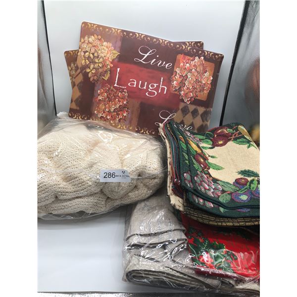 Large Assortment Of Place Mats And Linen