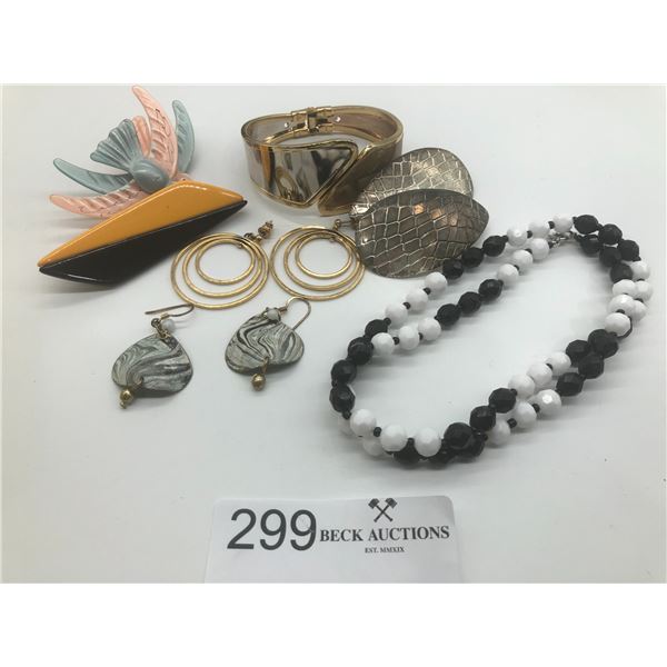 Beautiful Set Of Costume Jewelry