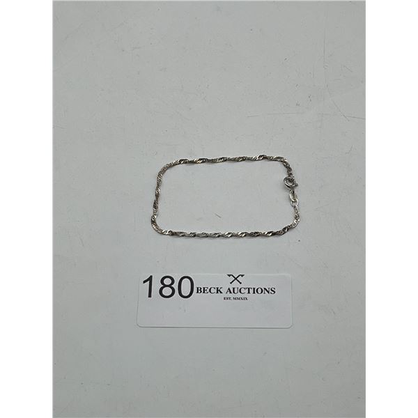 Silver chain bracelet Beck Auctions Inc.