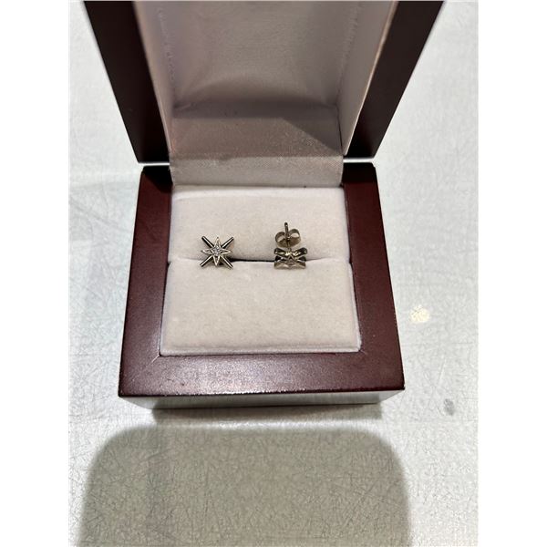 14K Gold Star Earrings