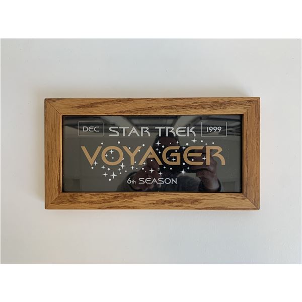Star Trek Voyager 6th season commemorative plaque
