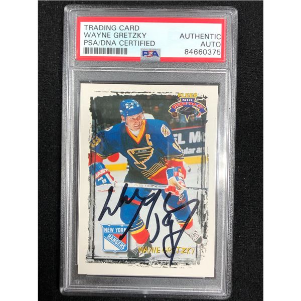 1996-97 FLEER WAYNE GRETZKY SIGNED HOCKEY CARD (PSA AUTHENTIC)