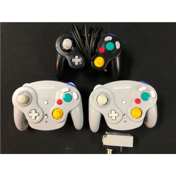 NINTENDO GAMECUBE CONTROLLERS LOT