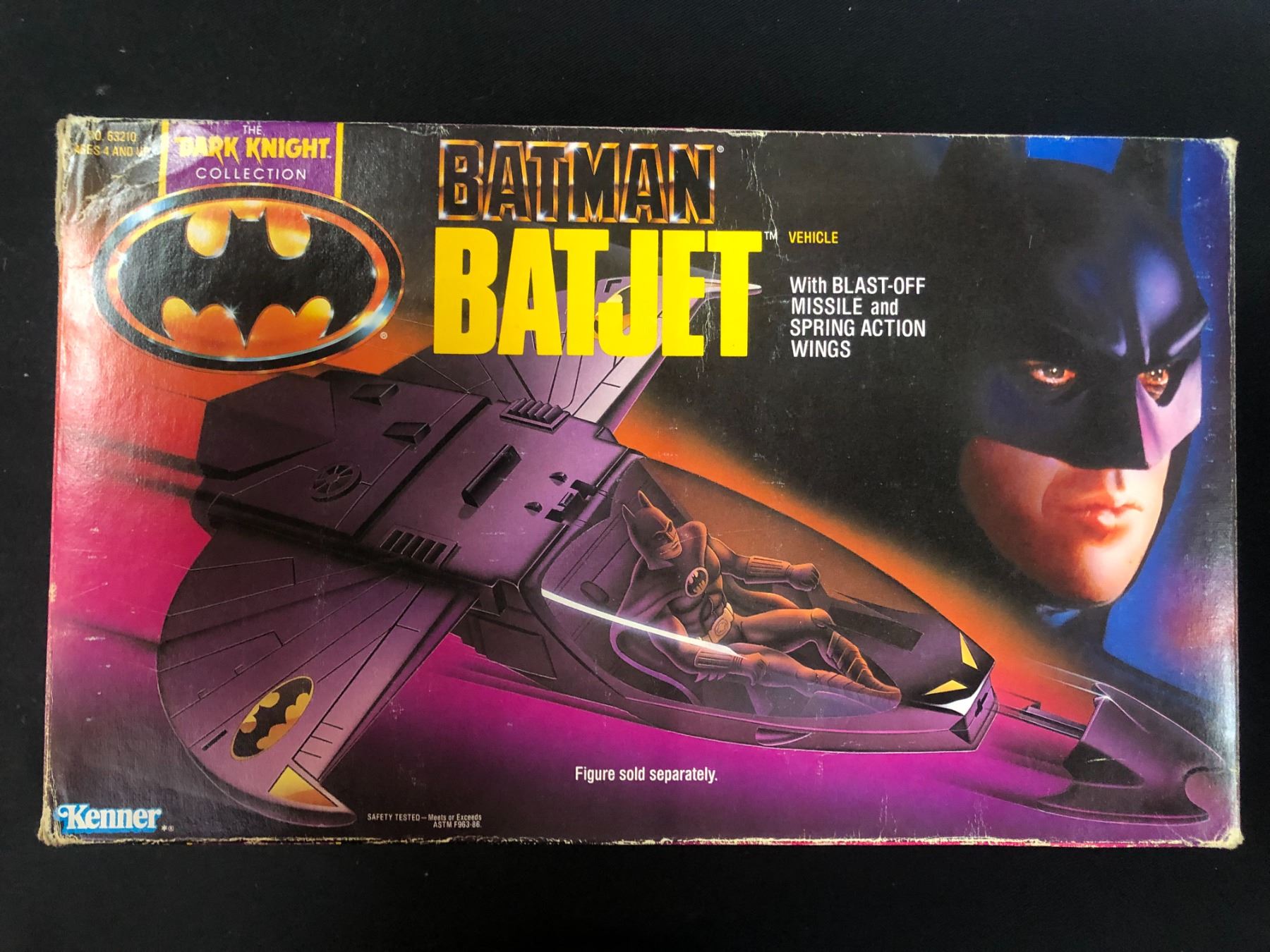 Batjet BATMAN BATJET w/ BLAST-OFF MISSILE and SPRING ACTION WINGS