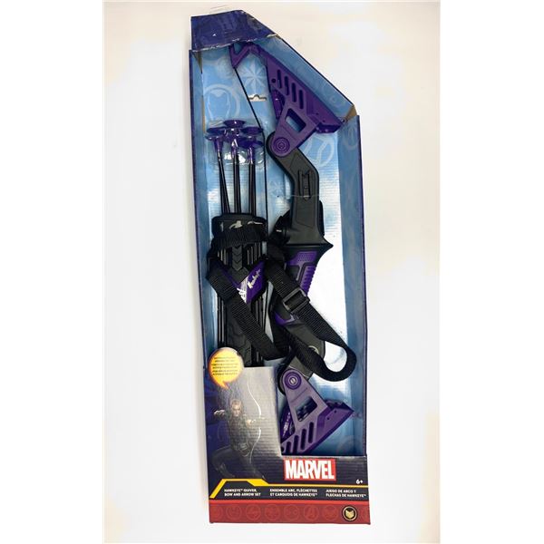 Autographed Avenger Hawkeye Beckett Toy Quiver Bow Arrow Set