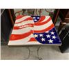Image 3 : DECORATIVE US FLAG OCCASIONAL TABLE