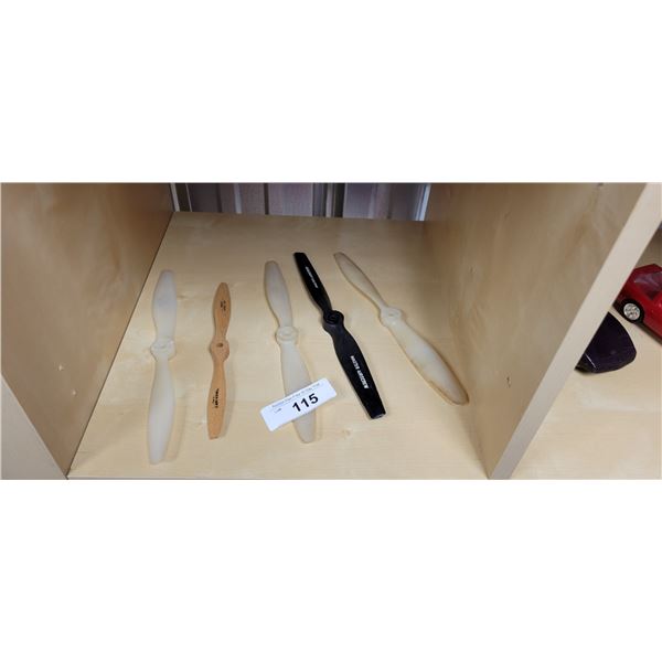 LOT OF MINI PROPELLERS