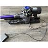 Image 3 : Lot of 1 Dyson Stick Vacuum w/ Battery (*Used)