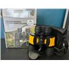 Image 1 : Lot of 1 Professional Porro Binoculars w/ Carrying Bag