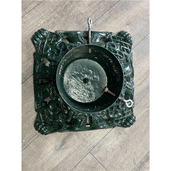 Lot of 1 Metal/Heavy Duty Christmas Tree Stand (*Used)