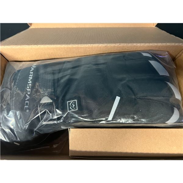 Lot of 1 Pair of Heated Winter Gloves w/ Powerbanks
