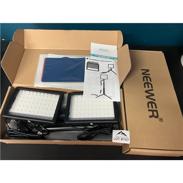Lot of 2 Neewer 2pack Dimmable 5600K USB Colorful Video Lighting Kits w/ Tripod