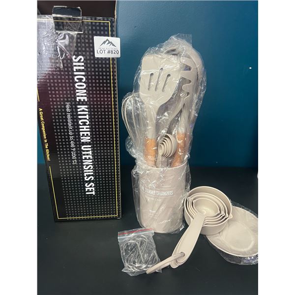 Lot of 1 Silicone Kitchen Utensils Set w/ Holder