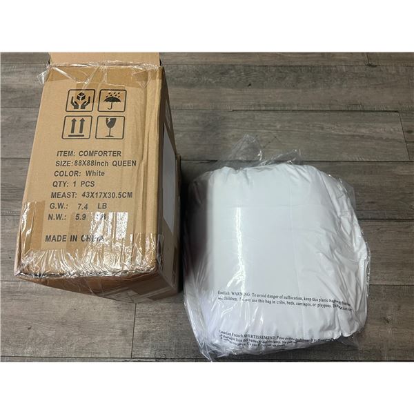 Lot of 1 Queen Size Comforter (White)