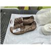 Image 2 : 4 NEW PAIRS OF SHOES SIZES 245, 38 AND 8, 2 SLIP ONS, WATER SHOES, 2 ARE RAISED SOLE