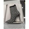 Image 2 : PAIR OF UNAUTHENTIC BALMAIN PARIS BOOTS SIZE 35