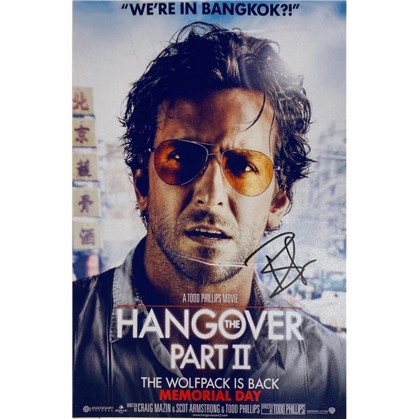 Autograph Signed  Hangover Photo