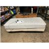 Image 1 : Power bed with remote