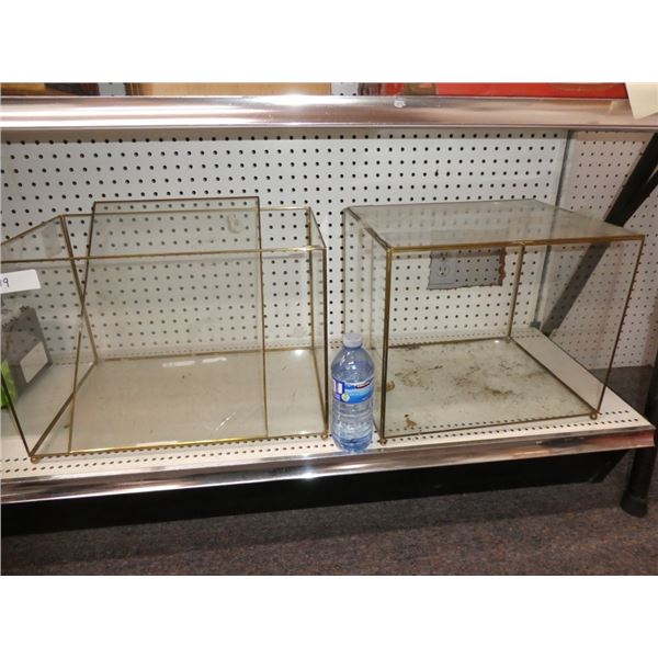 2-glass display cases