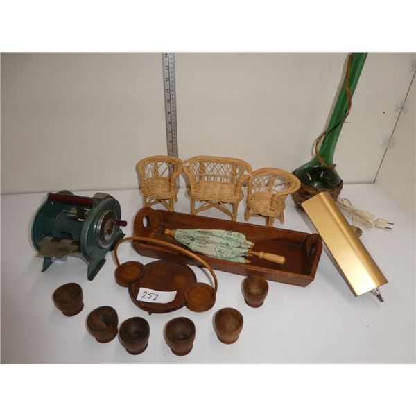 wooden mini cup set, vintage lamp,