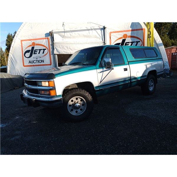 F2 --  1994 CHEVROLET 2500 LONG BOX
